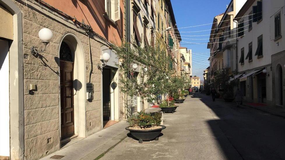 Marciapiedi e asfalto nuovi: via Roma tornerà a splendere
