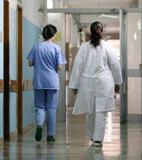 Sanità, dilaga la protesta rimandati gli interventi 