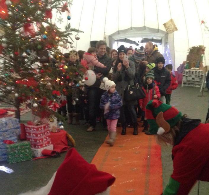 Il Villaggio di Natale invade la piazza 