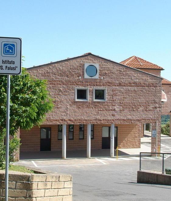 Addobbi e lavori per il Natale al Falusi