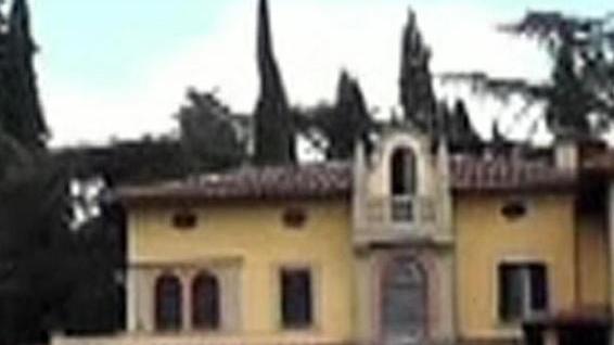 “Belfagor” e quei cappotti di cammello