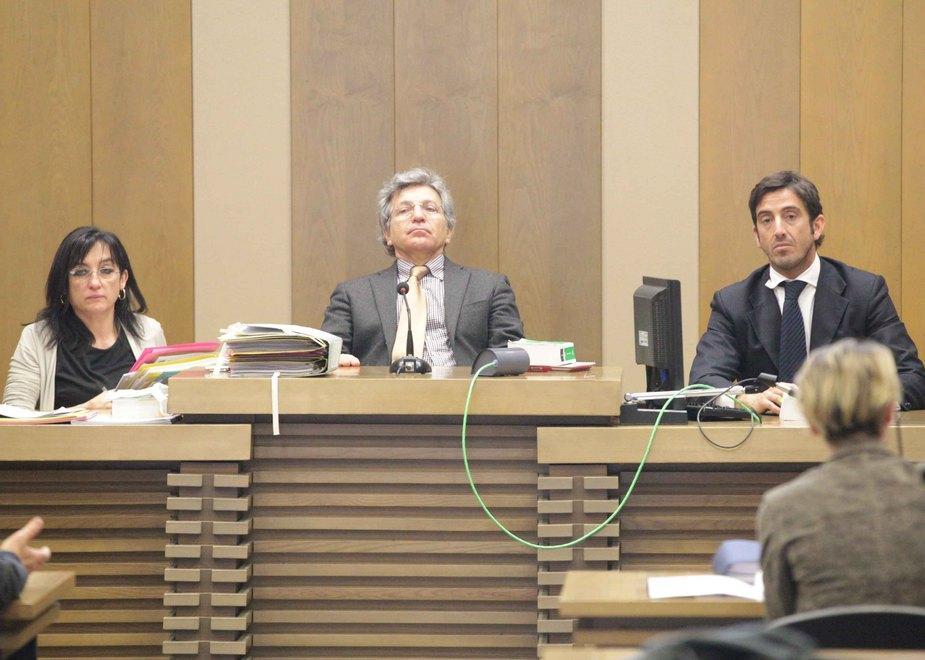 Costretta a prostituirsi, è scontro in aula 