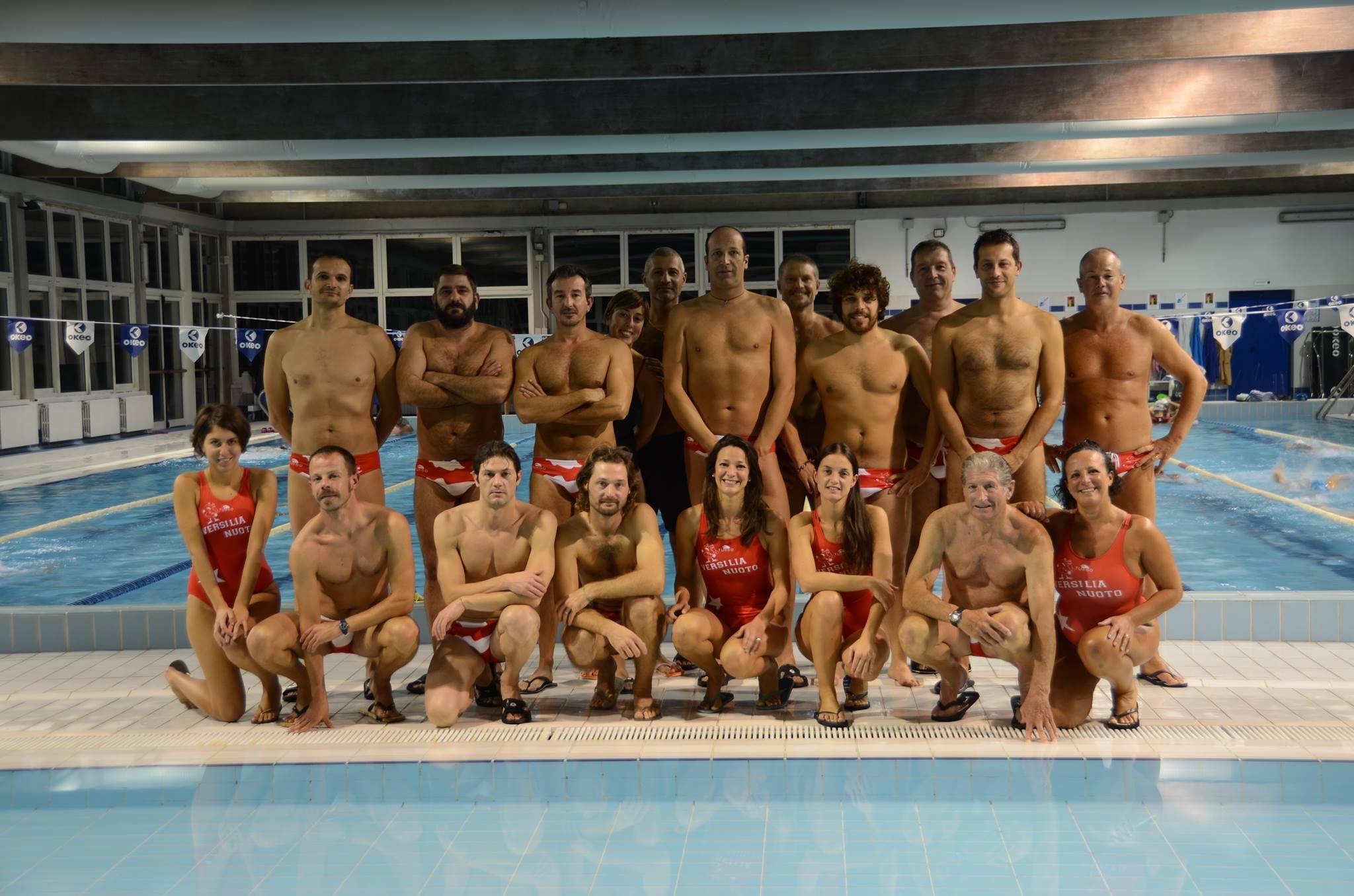 Gli atleti dell'Asd Versilianuoto