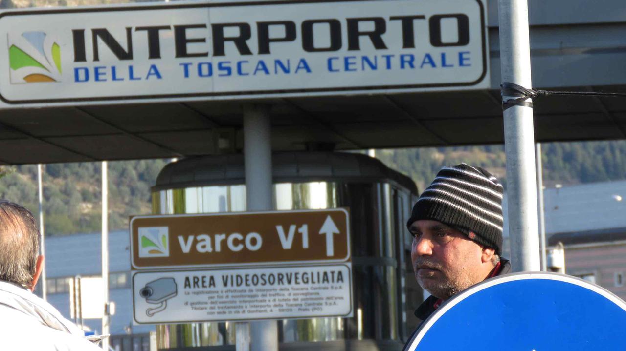 Uno dei varchi di accesso all'Interporto (foto Batavia)