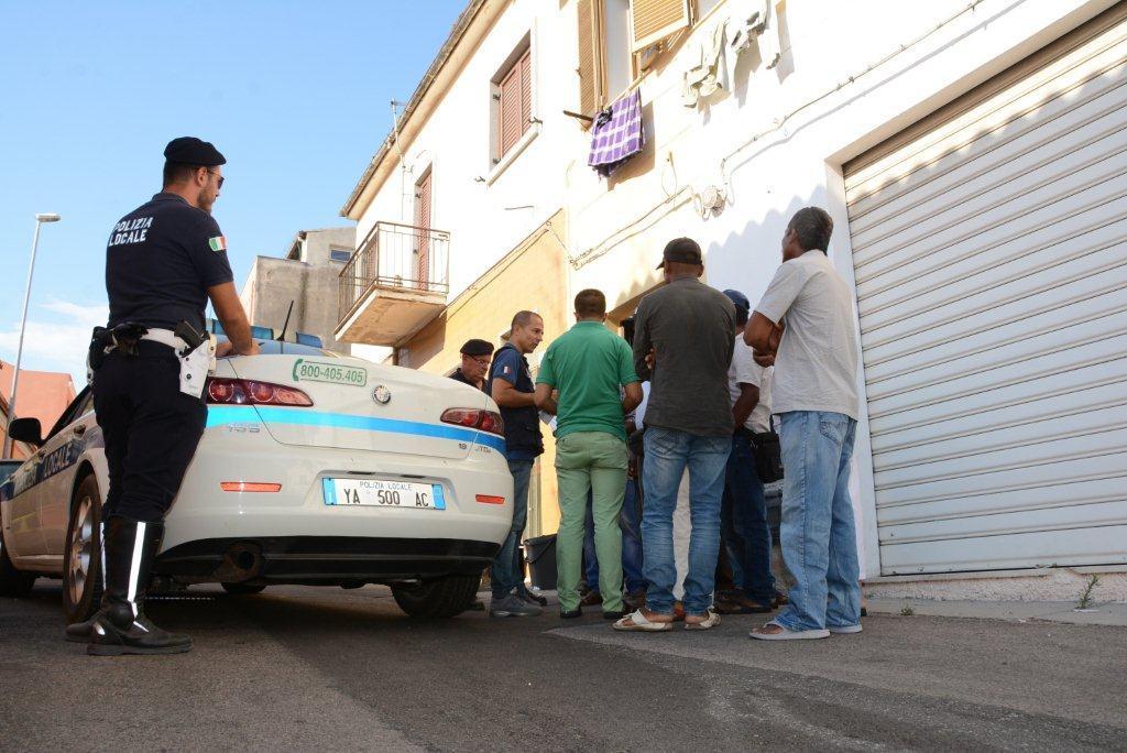 La polizia locale in servizio 