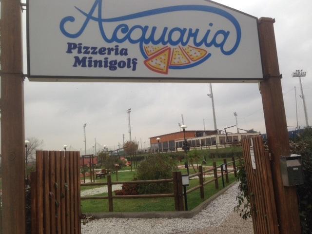 Il campo da minigolf della pizzeria Acquaria (Salvini Pentafoto)