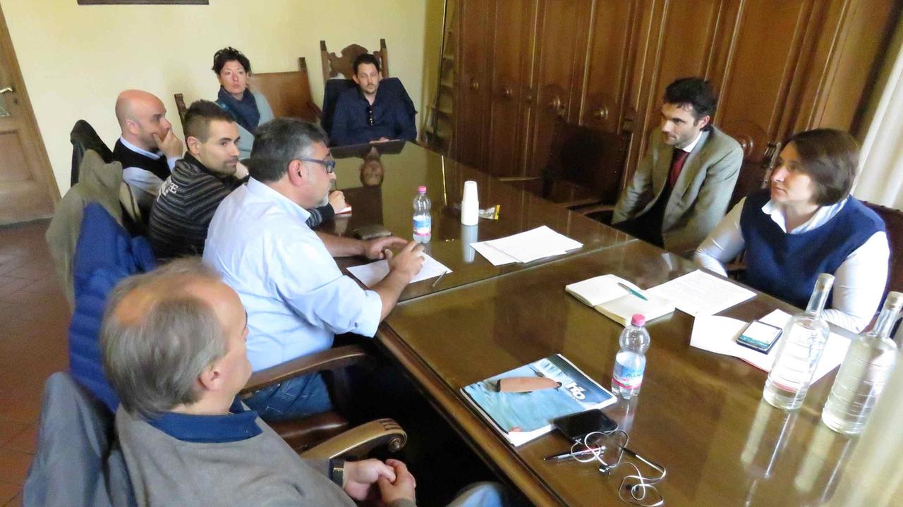 L'incontro dei sindacati e dei lavoratori del Gruppo Tintoriale con il sindaco e l'assessore Squittieri
