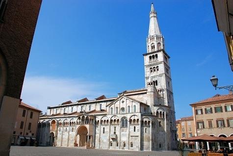 Piazza Grande con la Ghirlandina