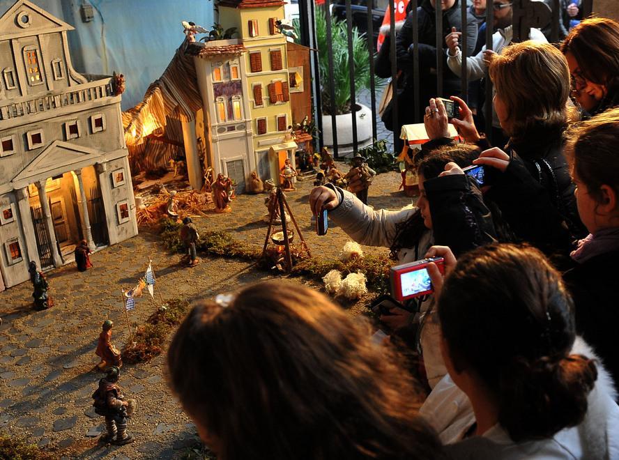 Il presepe torna a scuola ma solo dopo 160 firme 