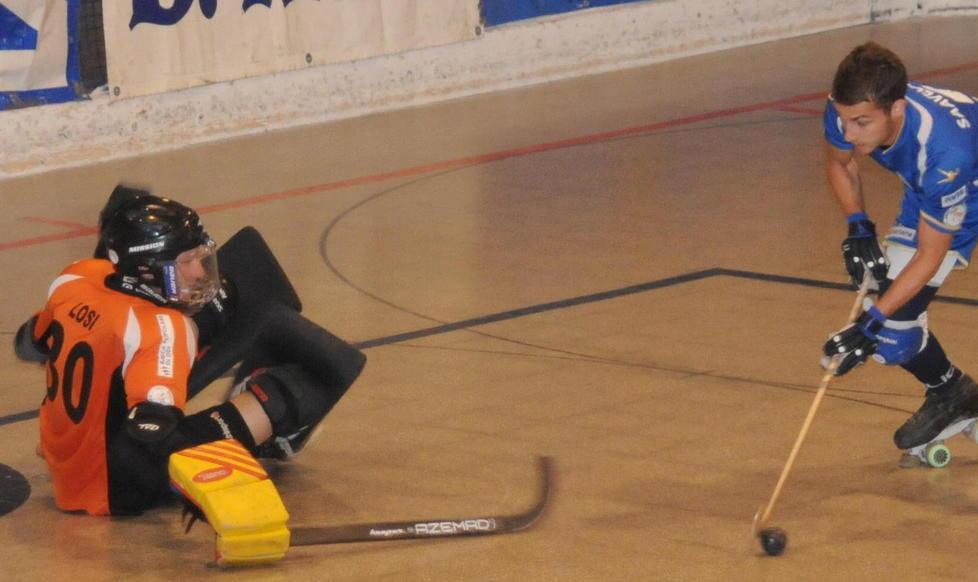 Hockey, il superportiere Losi si allena con il Forte