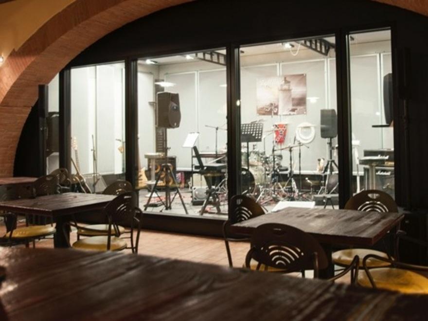 Sette band in concerto per inaugurare Il Faro