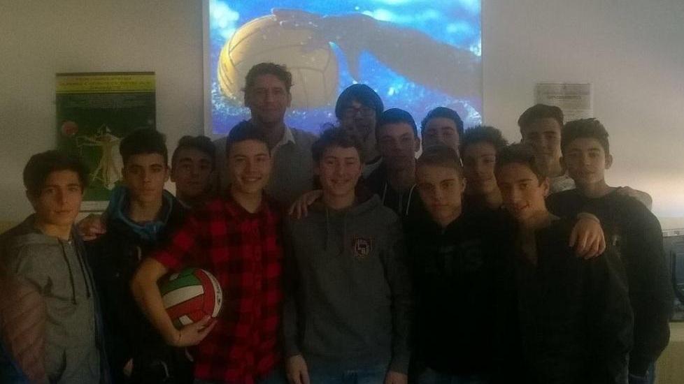 Pallamano a scuola con l’ex olimpionico