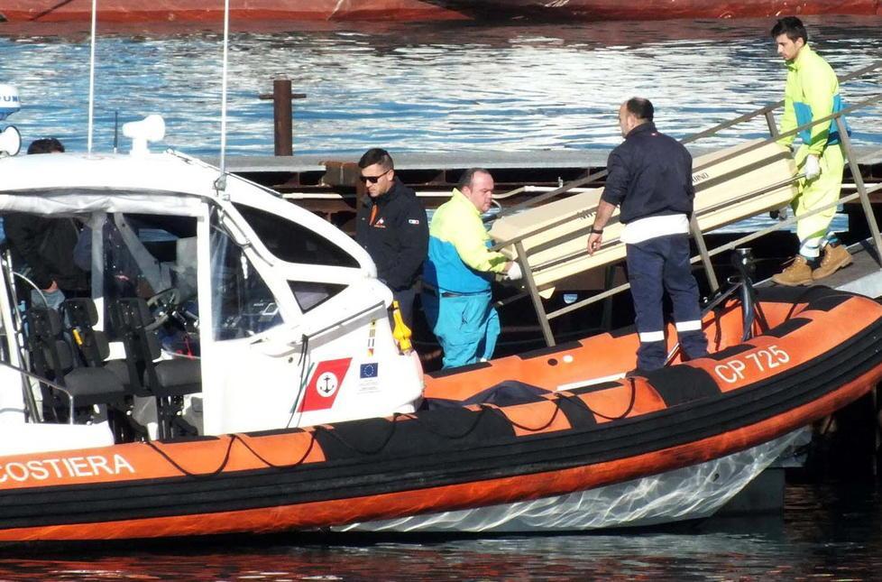Cade in mare e muore Trovato dopo una notte 