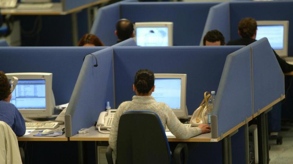 Il call center perde clienti e licenzia 17 dipendenti
