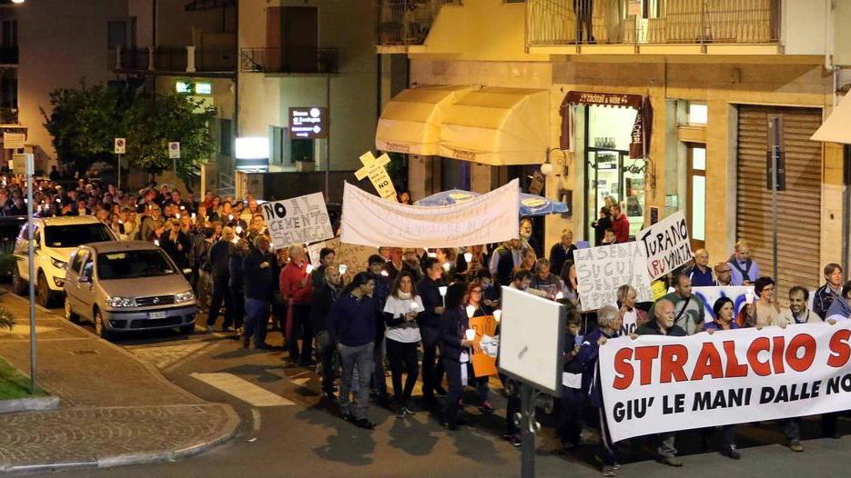 Denuncia degli Arancioni alla Regione