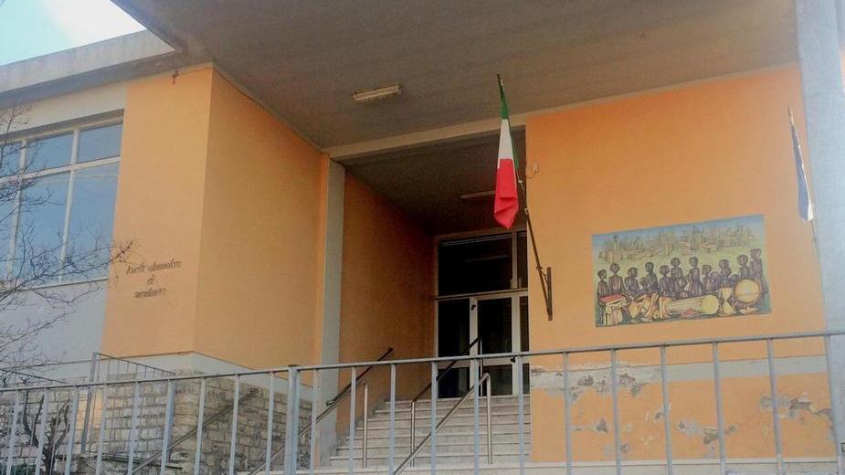 «Nube di gas sulla zona sud» Scuola elementare evacuata