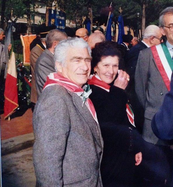 Bernardino Barni (in primo piano) durante una cerimonia per il 25 aprile a Piombino 