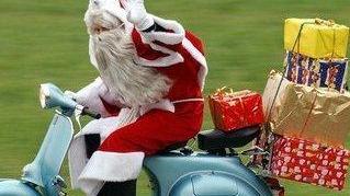 Arriva la Casa viaggiante di Babbo Natale, regali per tutti