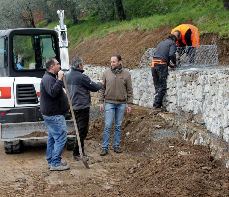 Partiti i lavori in via Gelli per evitare nuove frane 
