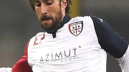 Cagliari-Bari, il clou. Scintille a Brescia
