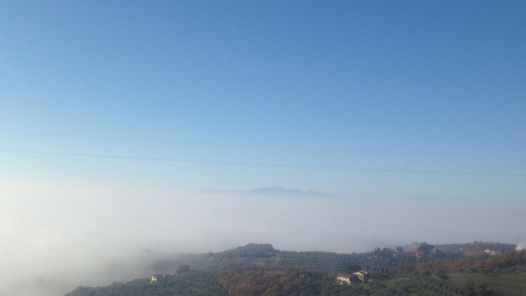 La foto di Enrico dal San Baronto verso la Valdinievole