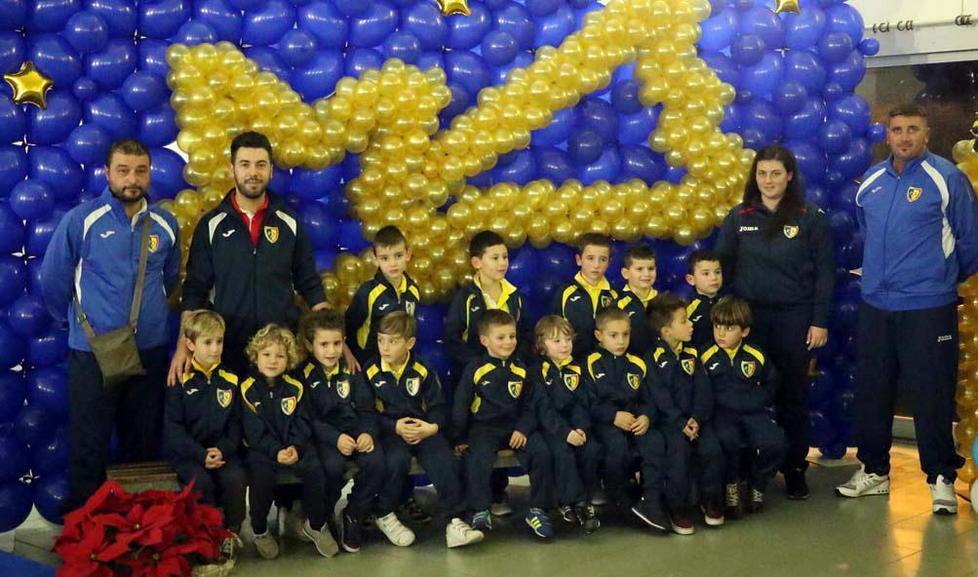 Don Bosco Fossone, tutti schierati alla festa degli auguri 