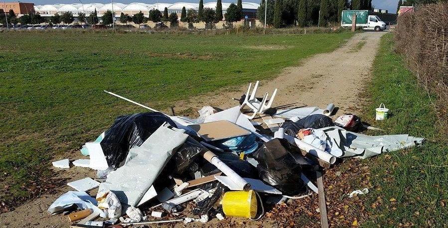 Discarica abusiva vicino allo scavo di Vignale