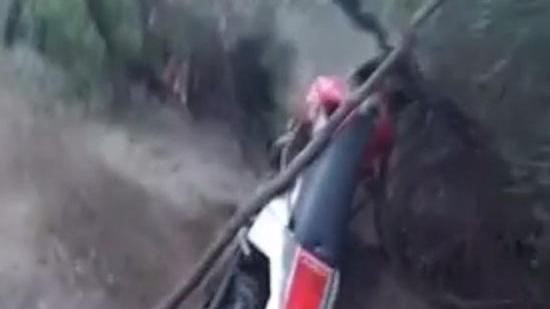 Filo d’acciaio trappola per motociclista