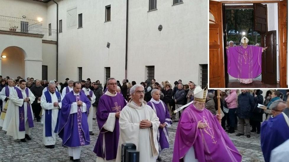 Il vescovo ha aperto la Porta santa