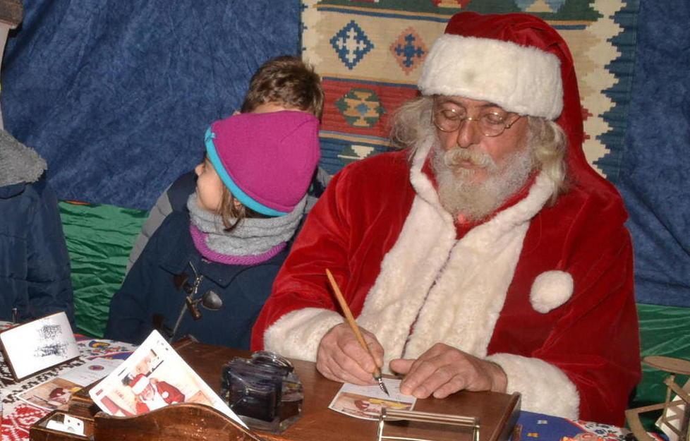 Babbo Natale riceve le letterine