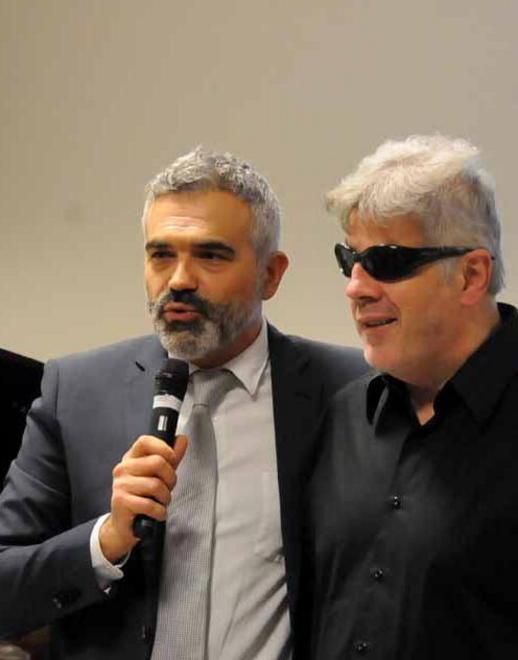 Comicità e note Così l’ospedale si fa gli auguri 