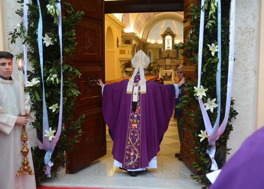 Aperta la Porta Santa al Rimedio
