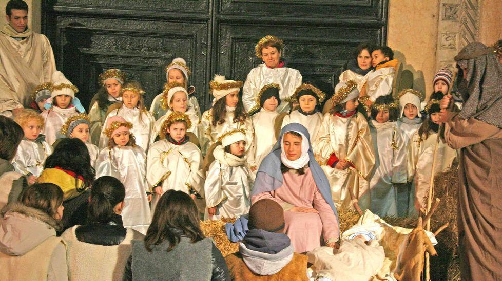 Il presepe prende vita in piazza