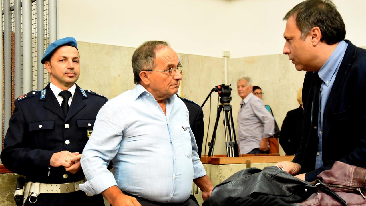 Antonino Bilella con l'avvocato Riccardo Lottini (foto Bf)
