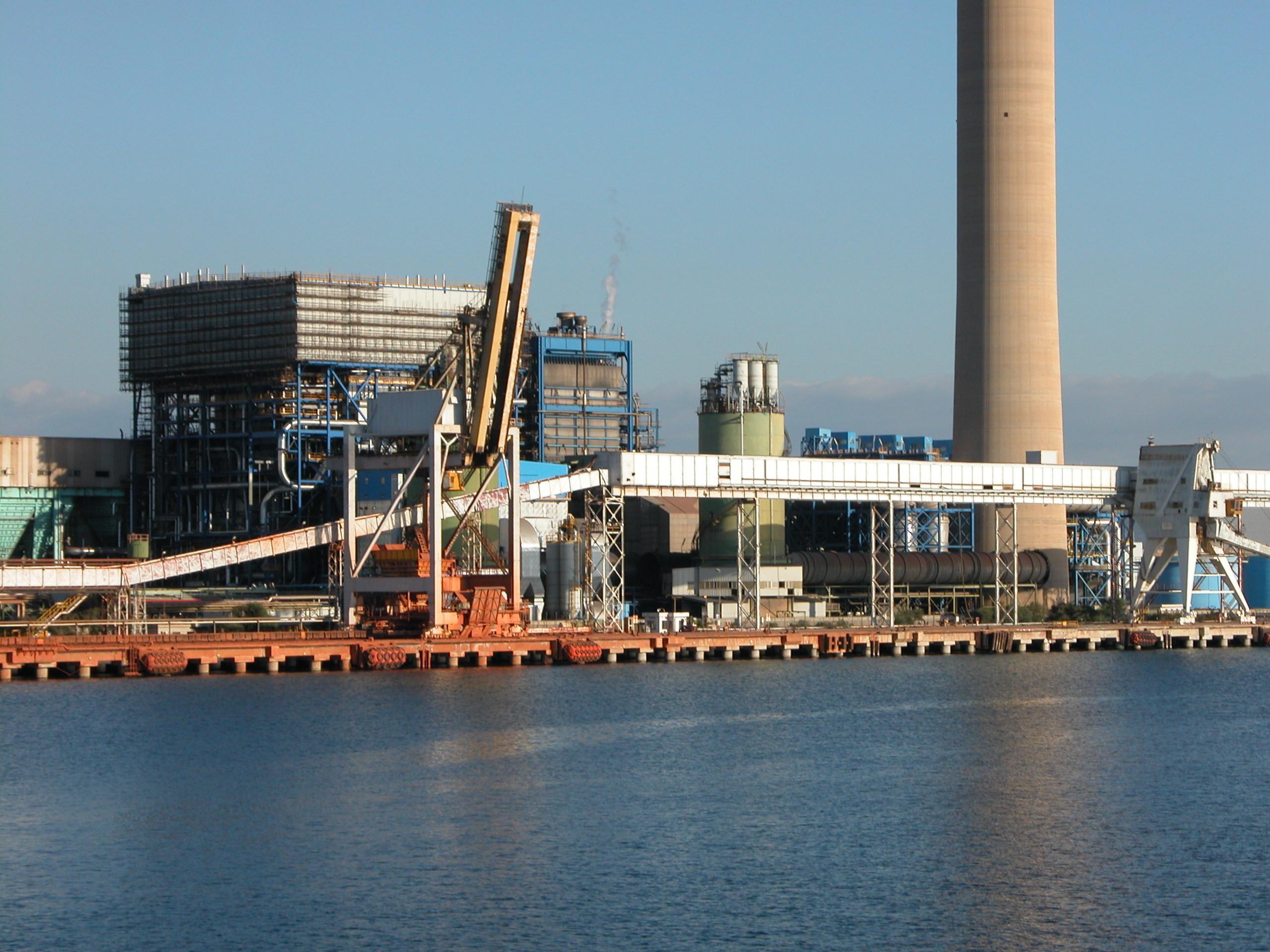 La centrale Enel di Portovesme