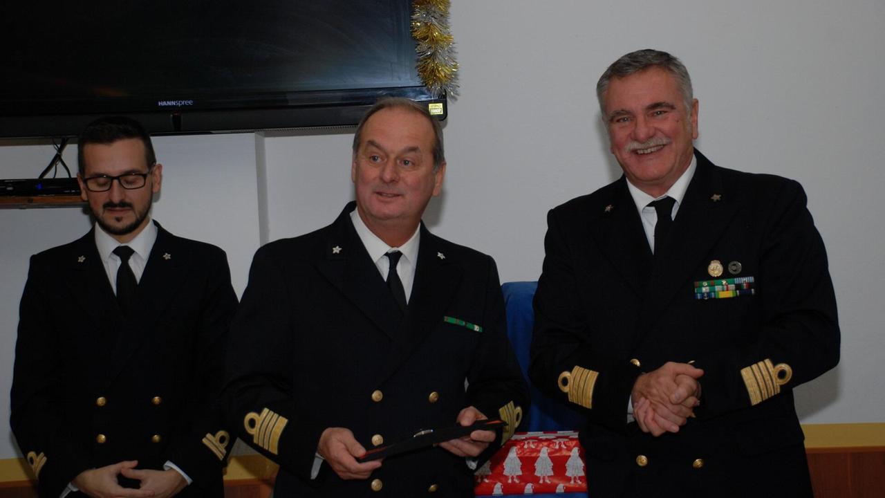 Al centro il comandante Umberto Marsili