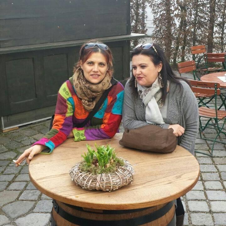 Itria Manca (a sinistra) con la sorella Giulia