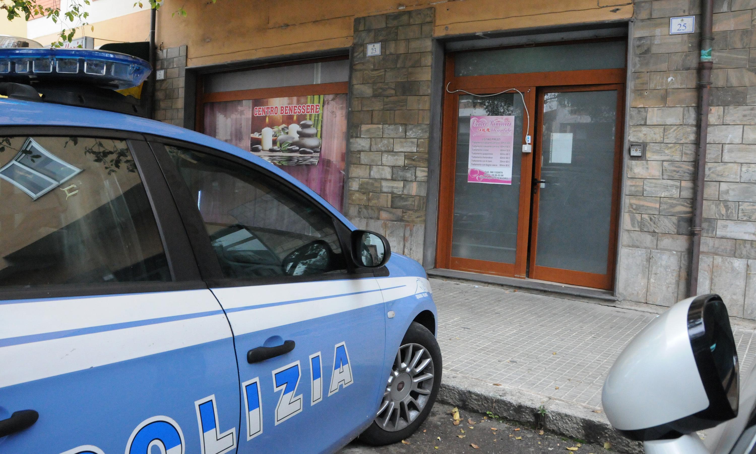 Una pattuglia della polizia a Nuoro (foto archivio)