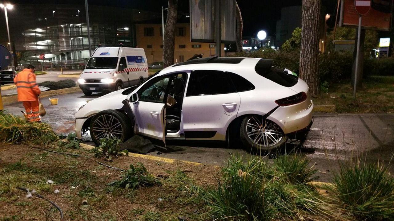 La Porsche della famiglia Lupi con cui è stato fatto l’incidente