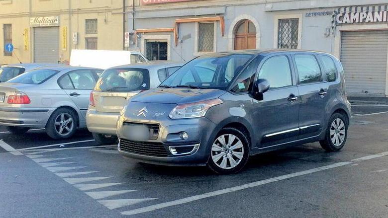 Il parcheggio? In mezzo alla strada