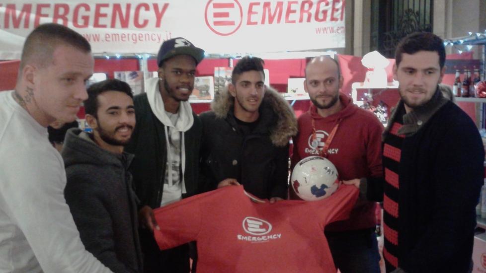 E la squadra va in visita da Emergency