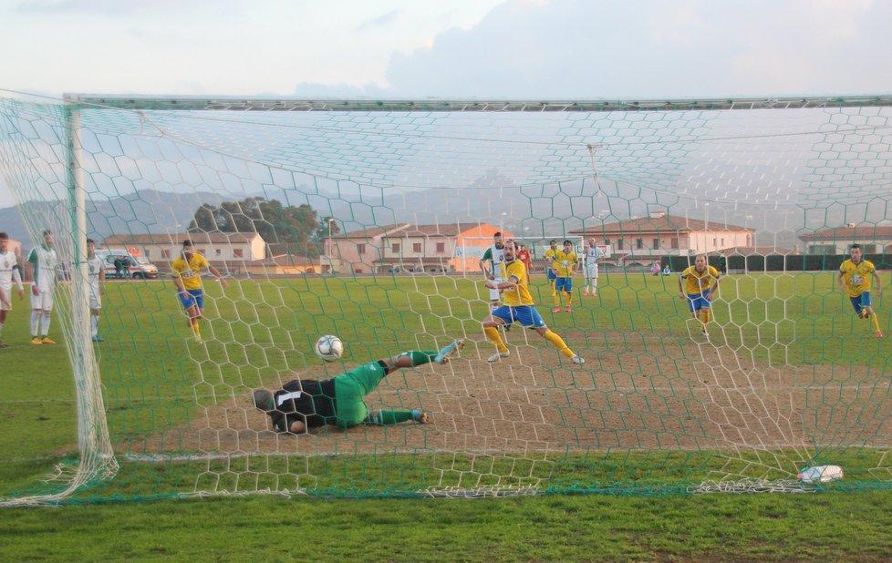 Il portiere esulta: «Due parate per la vittoria» 