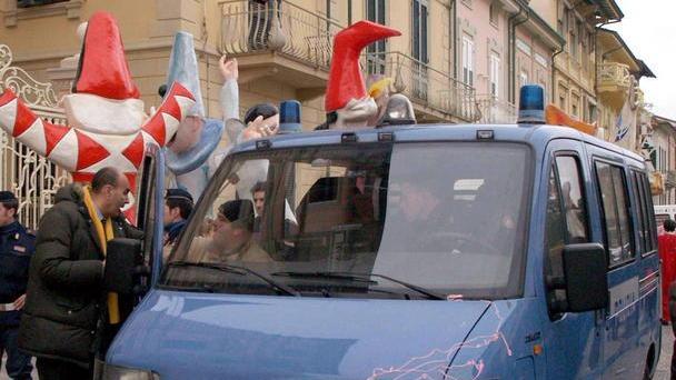 La polizia al Carnevale di Viareggio