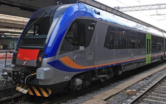 Non si aprono le porte dello Swing, studenti "imprigionati" sul treno 