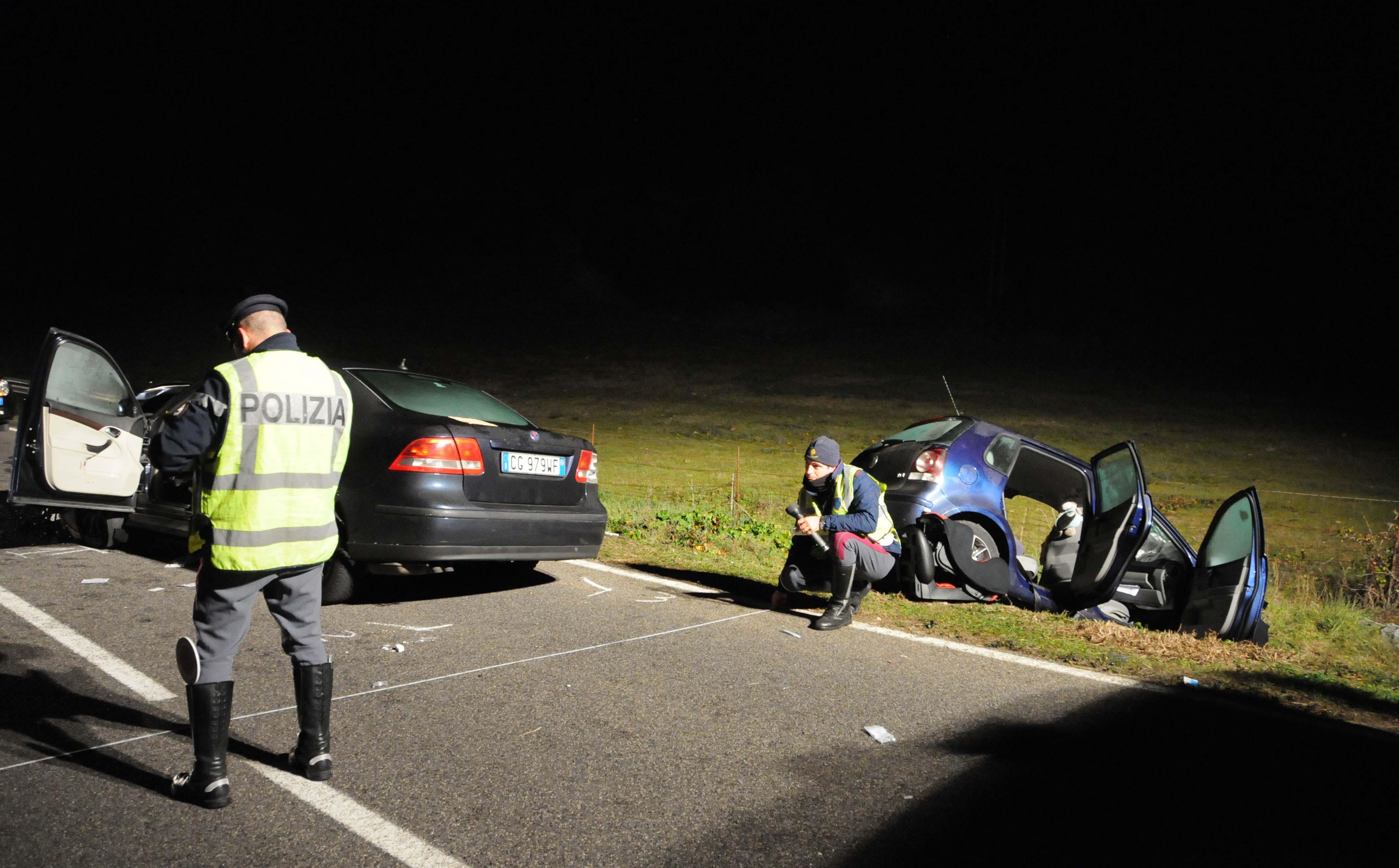 Invasione di corsia, mamma e figlio travolti dalla Saab: si indaga per omicidio colposo