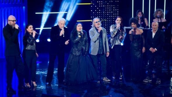Marcella Bella canta in omaggio al fratello 