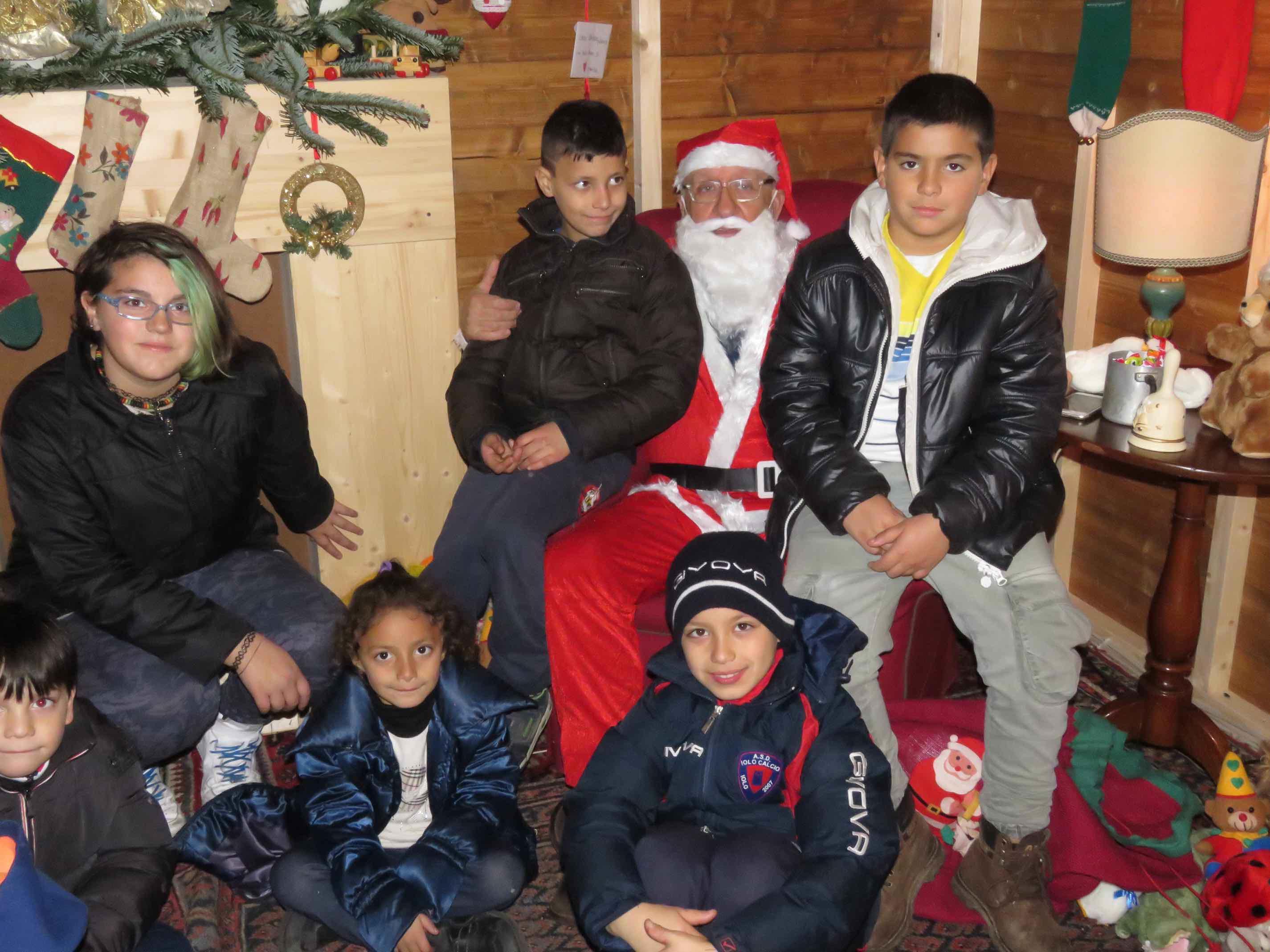 La casetta di Babbo Natale in piazza S. Agostino
