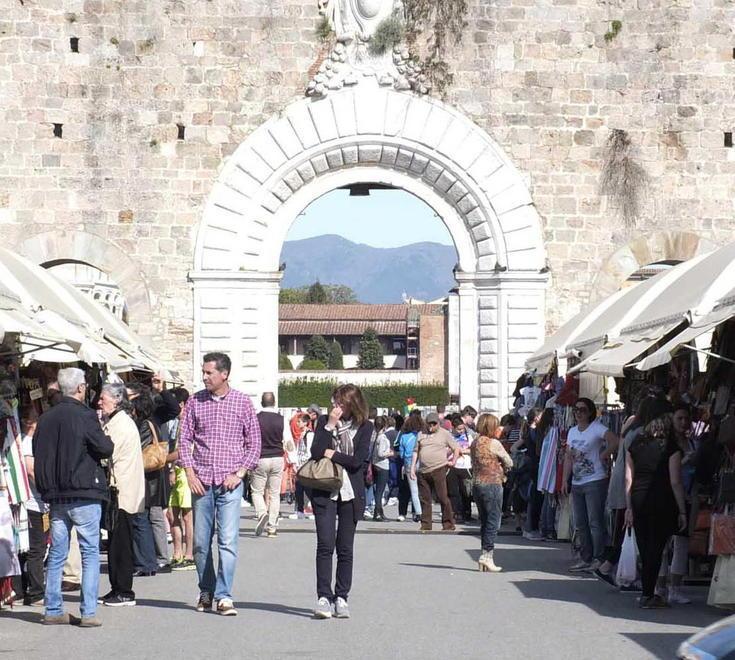 Bancarellai, giorno clou oggi c’è l’assemblea 