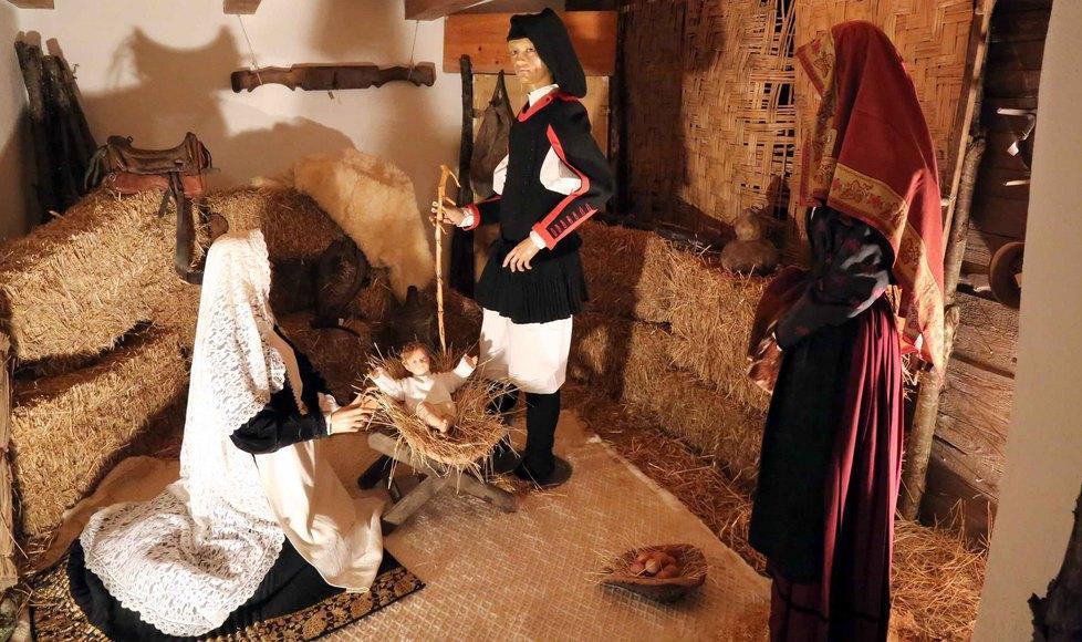 Un presepe in costume sardo a Macomer