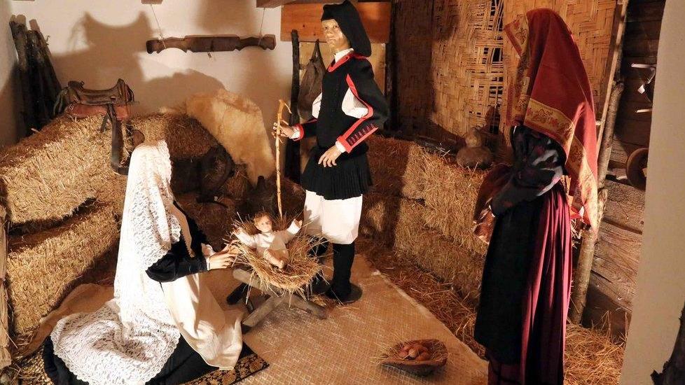 Un presepe in costume sardo a Macomer